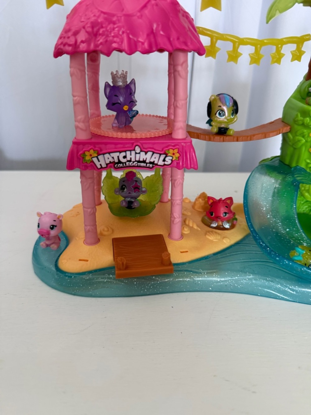 Hatchimals Tropical Playset with working lights and music - Picture 5 of 16